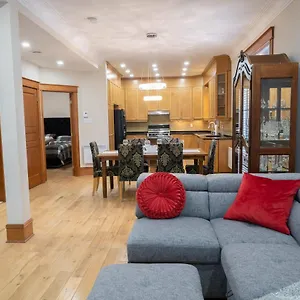 https://chic-2br-near-little-italy-5mins-to-metro.hotels-in-montreal.org