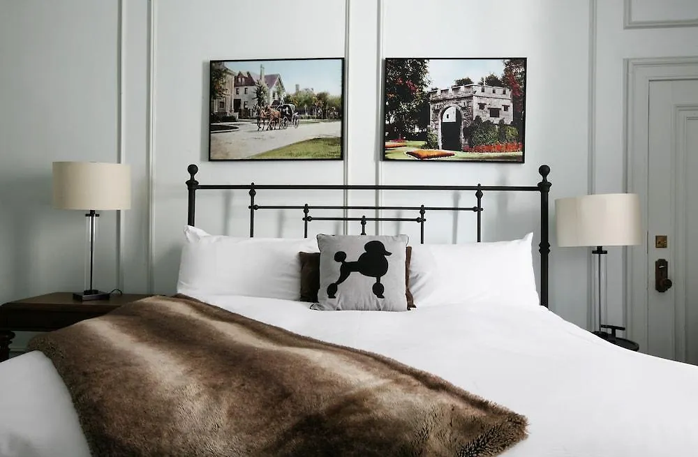 The Fort Garry Hotel Spa And Conference Centre, Ascend Hotel Collection Winnipeg