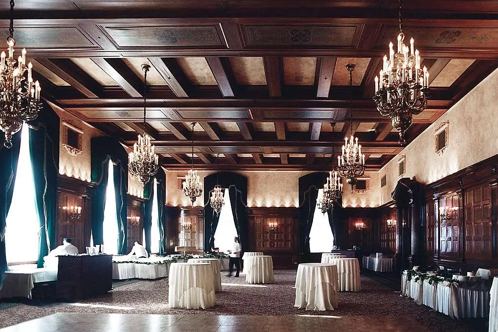 The Fort Garry Hotel Spa And Conference Centre, Ascend Hotel Collection Winnipeg
