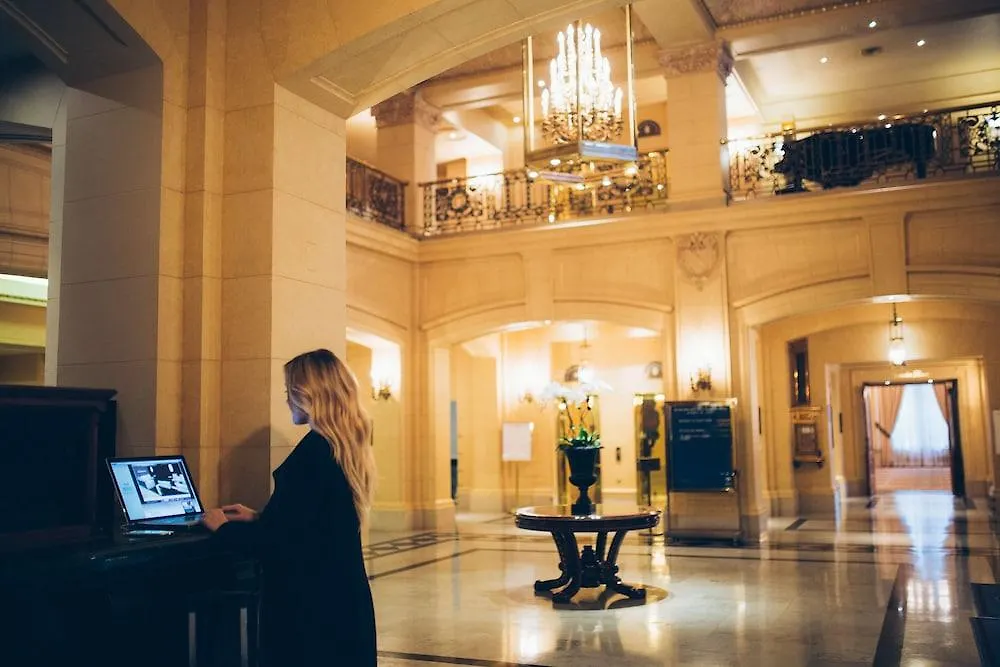 The Fort Garry Hotel Spa And Conference Centre, Ascend Hotel Collection Winnipeg