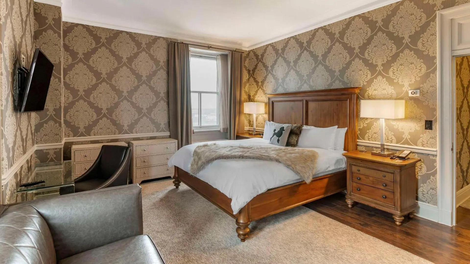 The Fort Garry Hotel Spa And Conference Centre, Ascend Hotel Collection Winnipeg