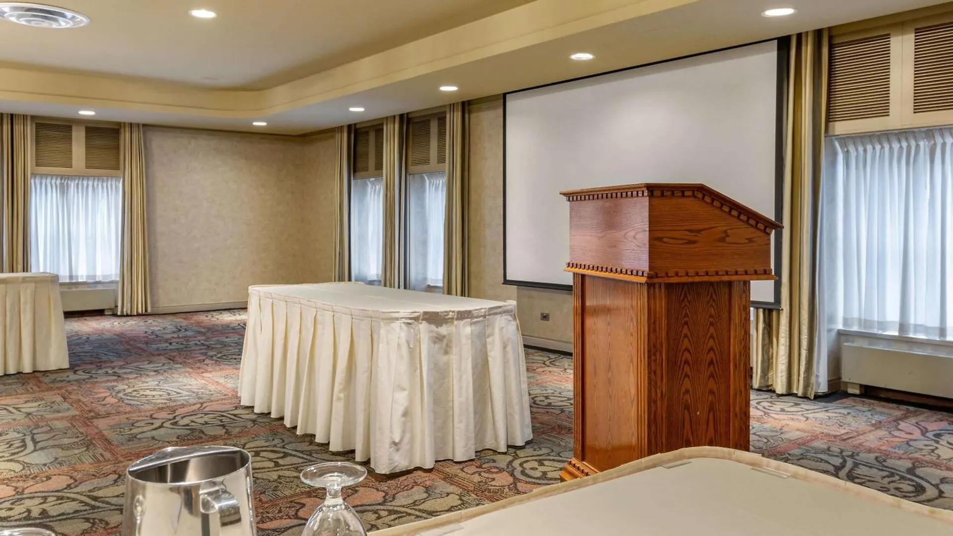 ****  The Fort Garry Hotel Spa And Conference Centre, Ascend Hotel Collection Winnipeg Canada