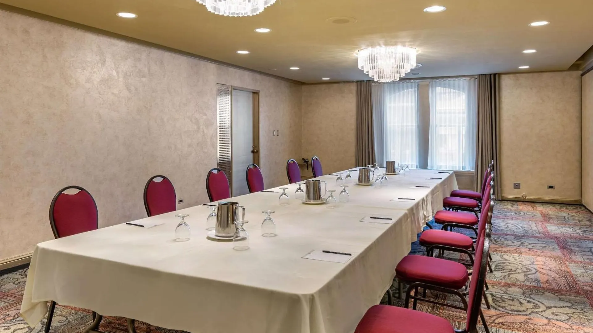 The Fort Garry Hotel Spa And Conference Centre, Ascend Hotel Collection Winnipeg
