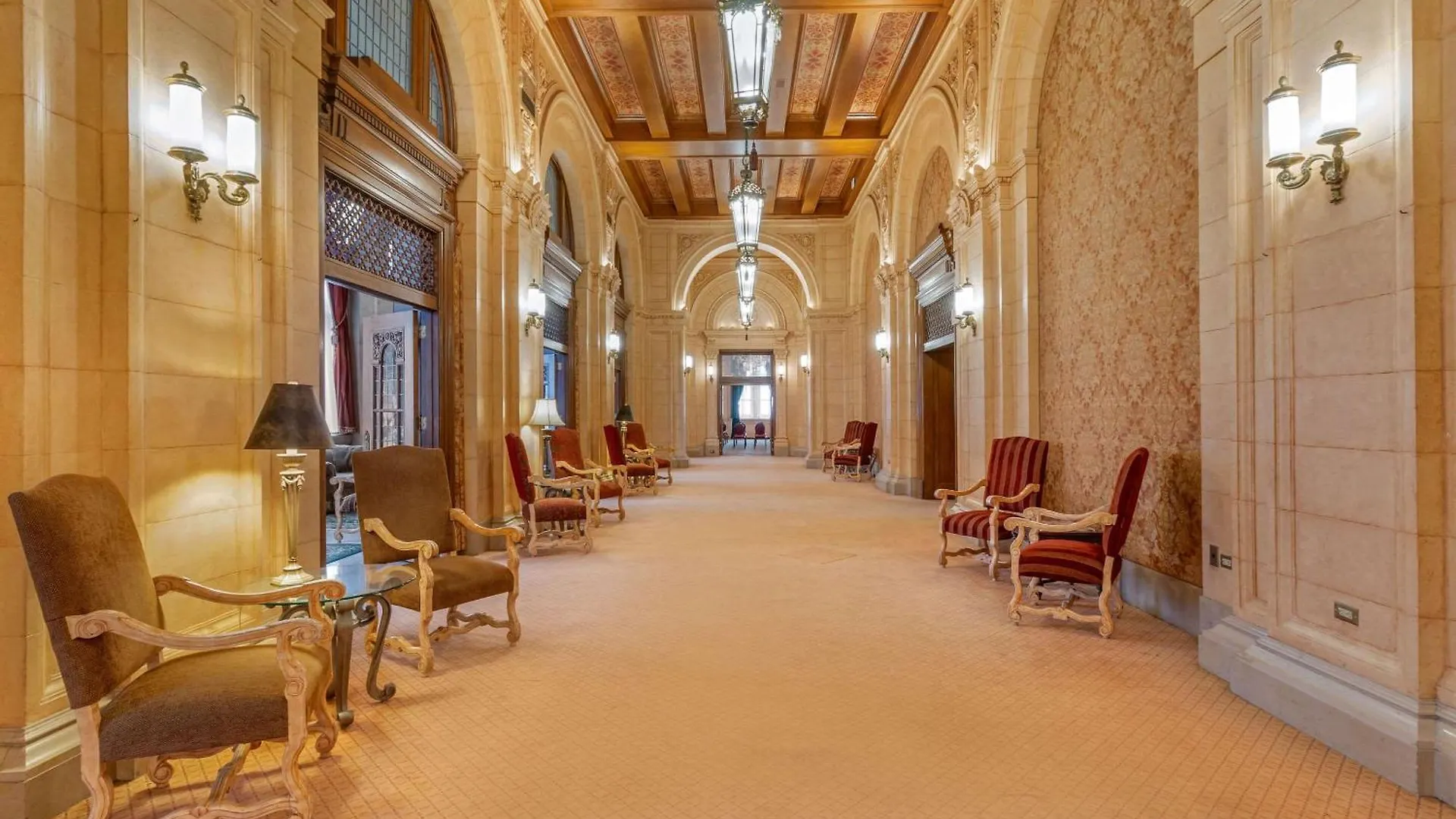 ****  The Fort Garry Hotel Spa And Conference Centre, Ascend Hotel Collection Winnipeg Canada